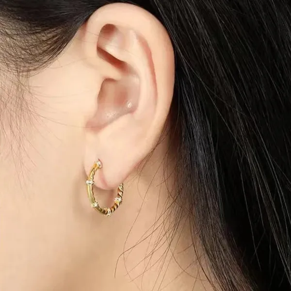 Gold_Classic_Earrings_For_Women